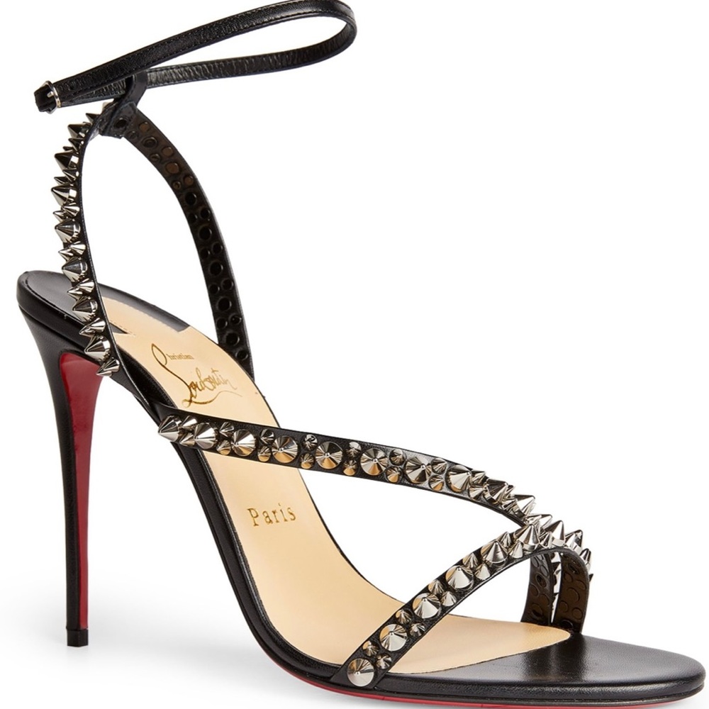 Christian Louboutin | Mafaldina spikes
100 black sandals| Savannahs